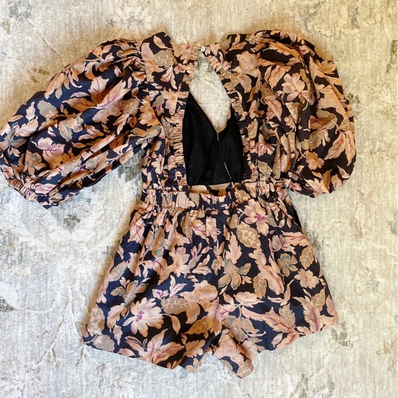 Amalie Showpo Dessie Floral Tie Front Open Back Puff Sleeve romper US 6 - Picture 8 of 8